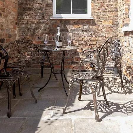 Bootham 32 - Free Parking - Five Minute Walk To Minster *