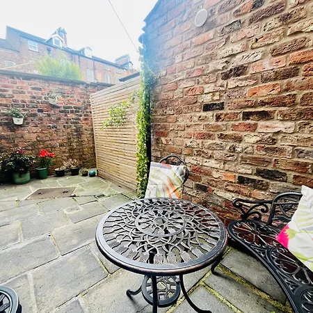 Bootham 32 - Free Parking - Five Minute Walk To Minster Apartment
