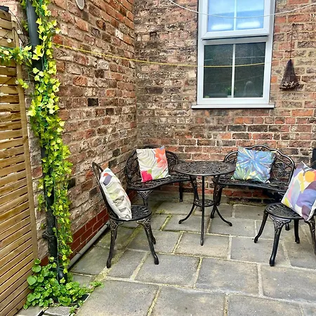 Bootham 32 - Free Parking - Five Minute Walk To Minster Appartement York